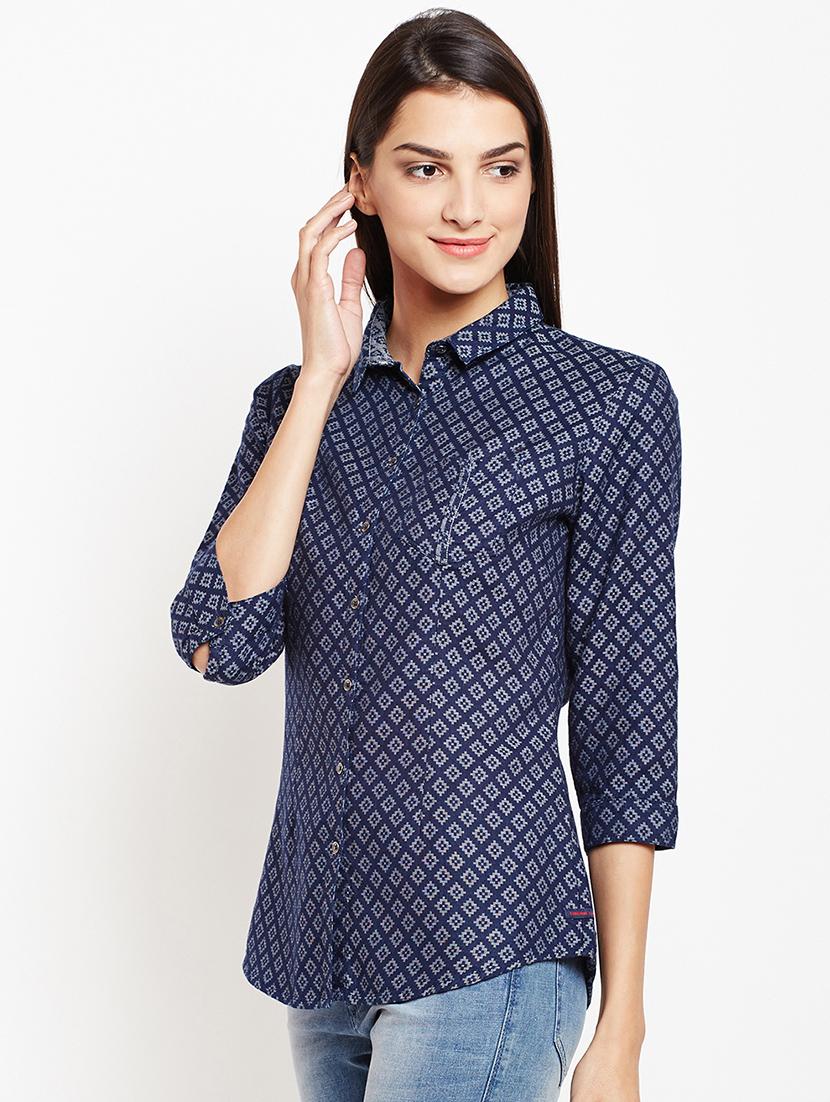 pocket patch curved hem shirt - 15821448 - Zoom Image - 2