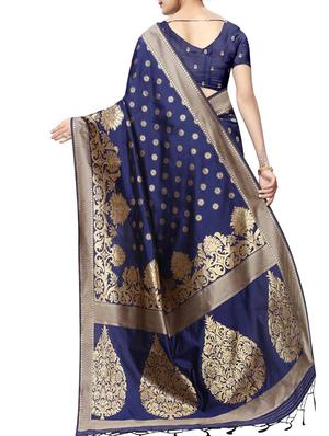 floral jacquard saree with blouse - 15834677 - Standard Image - 2