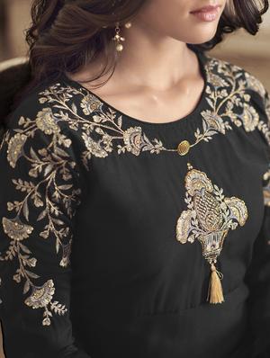 embroidered flared palazzo suit - 15840099 - Standard Image - 2