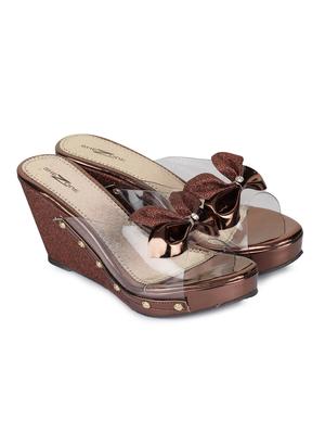 copper slip on wedges - 15844897 - Standard Image - 2