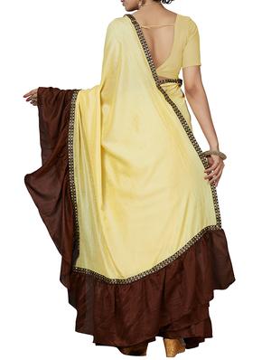contrast ruffle border yellow saree with blouse - 15851618 - Standard Image - 2