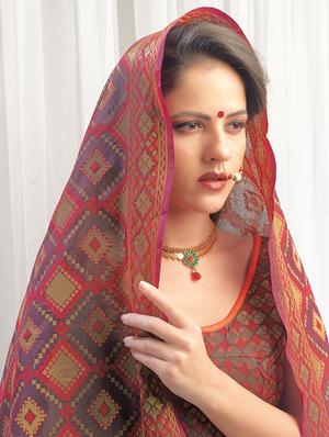 checkered zari motif tussar saree with blouse - 15861423 - Standard Image - 2