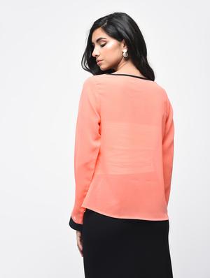 cut out neck piping detail top - 15866249 - Standard Image - 2