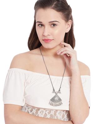 silver metal chain necklace - 15871339 - Standard Image - 2