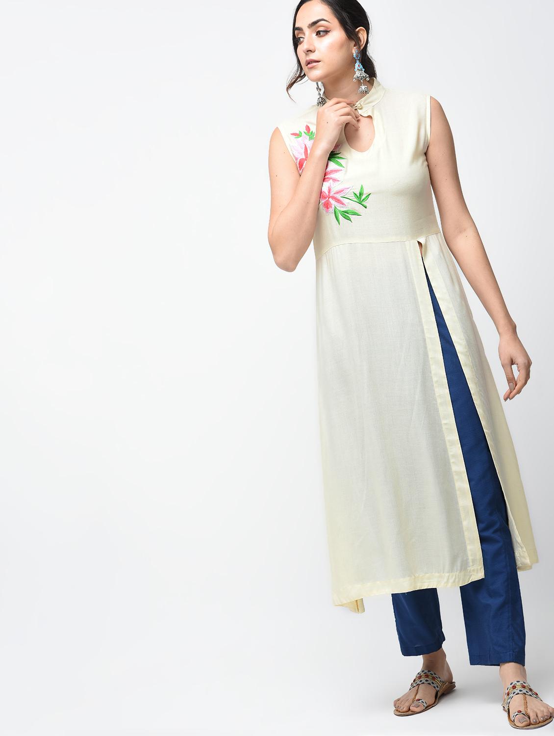 High slit embroidered kurta with tassels - 15879139 - Zoom Image - 2