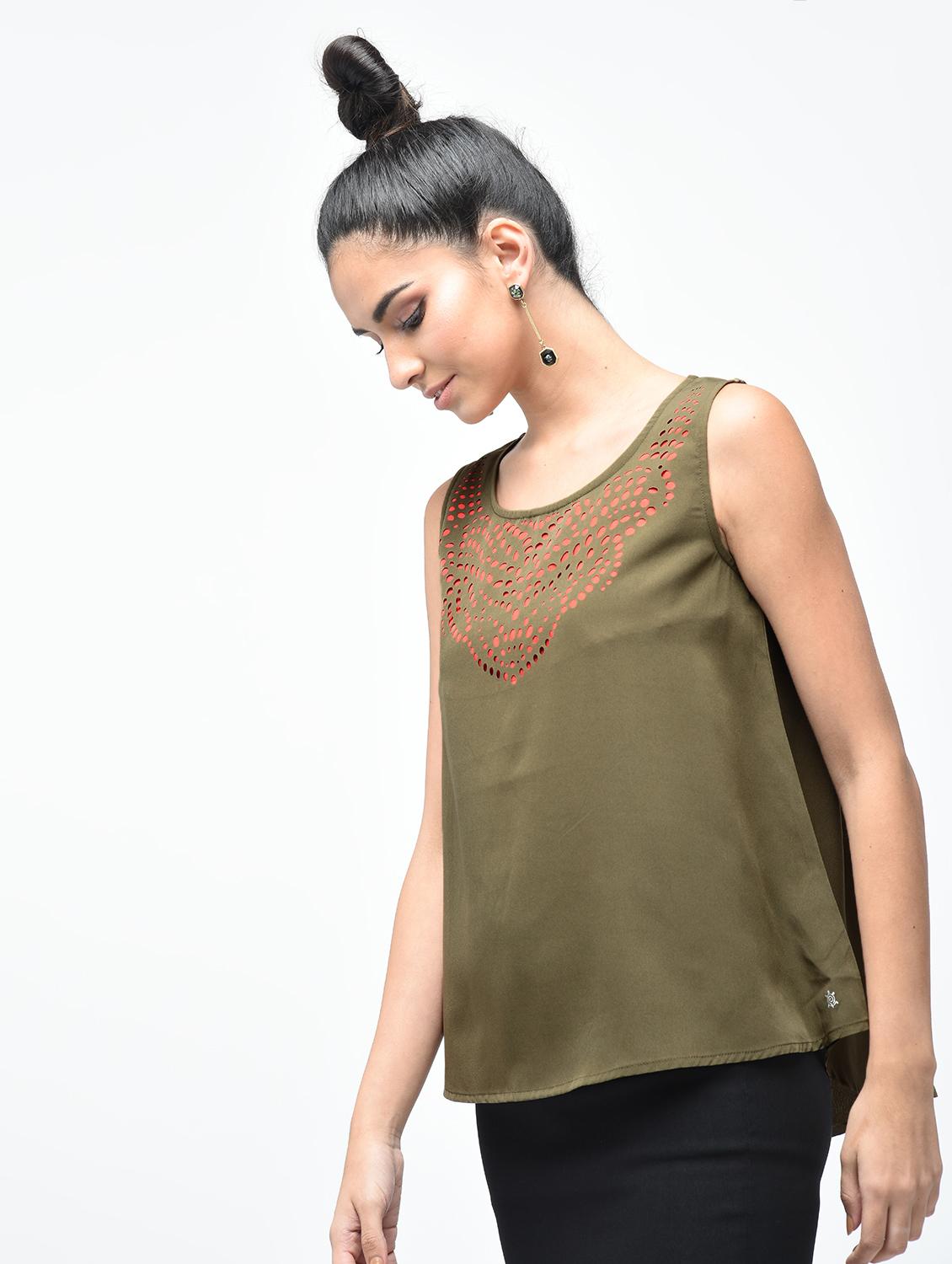 cut work detail boxy top - 15882566 - Zoom Image - 2