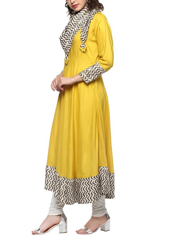 flared printed kurta with stole - 15884600 - Zoom Image - 2