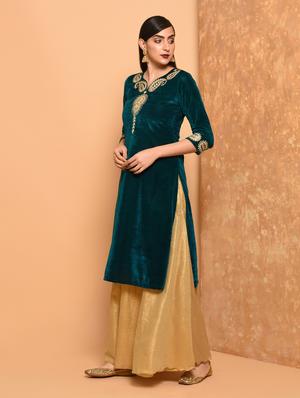 Embroidered velvet straight kurta - 15906529 - Standard Image - 2