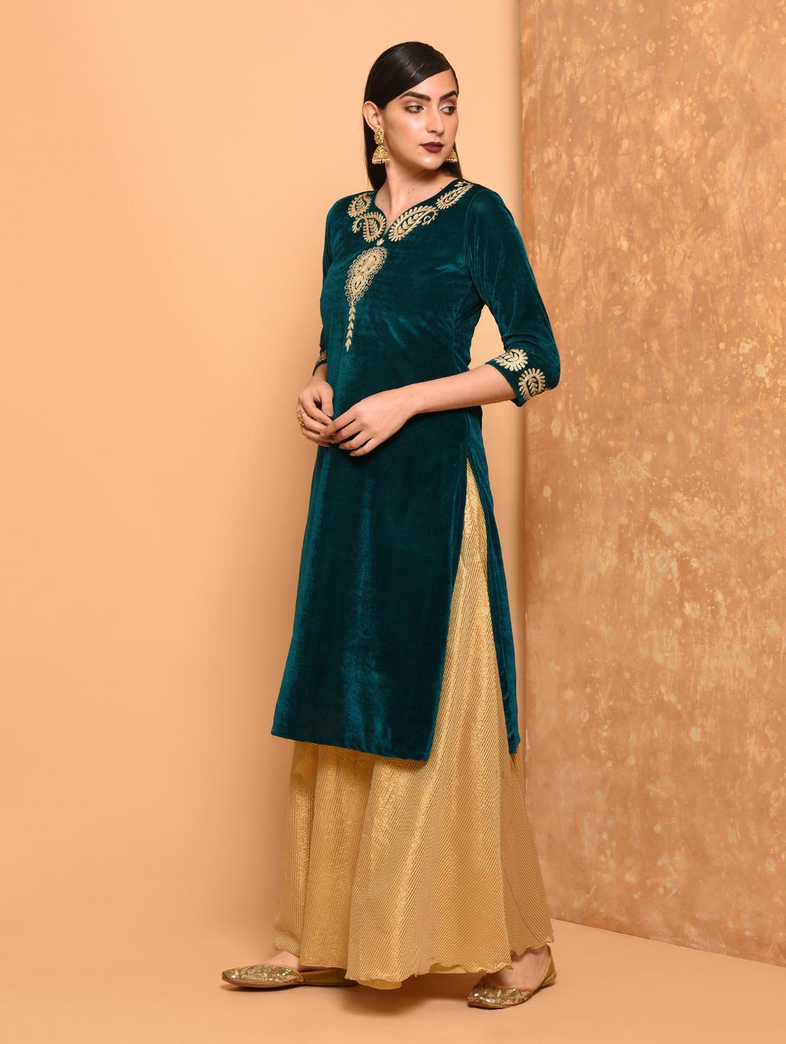 Embroidered velvet straight kurta - 15906529 - Zoom Image - 2