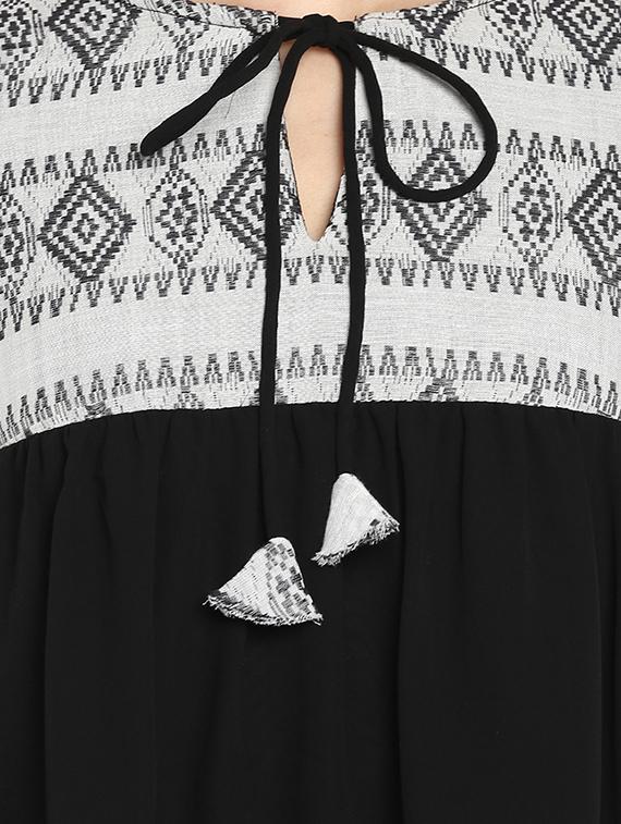 tassel tie-up bell sleeved top - 15919563 - Zoom Image - 5
