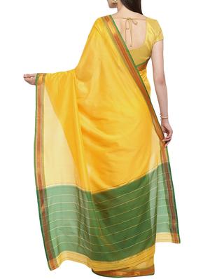 contrast striped pallu woven saree with blouse - 15951370 - Standard Image - 2