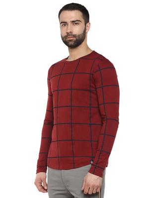 maroon checkered t-shirt - 15977279 - Standard Image - 2