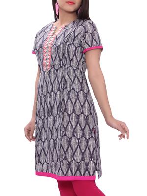 Straight printed kurta - 15978461 - Standard Image - 2