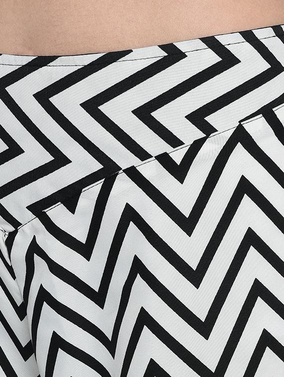 high rise chevron flared palazzo - 15997919 - Zoom Image - 5