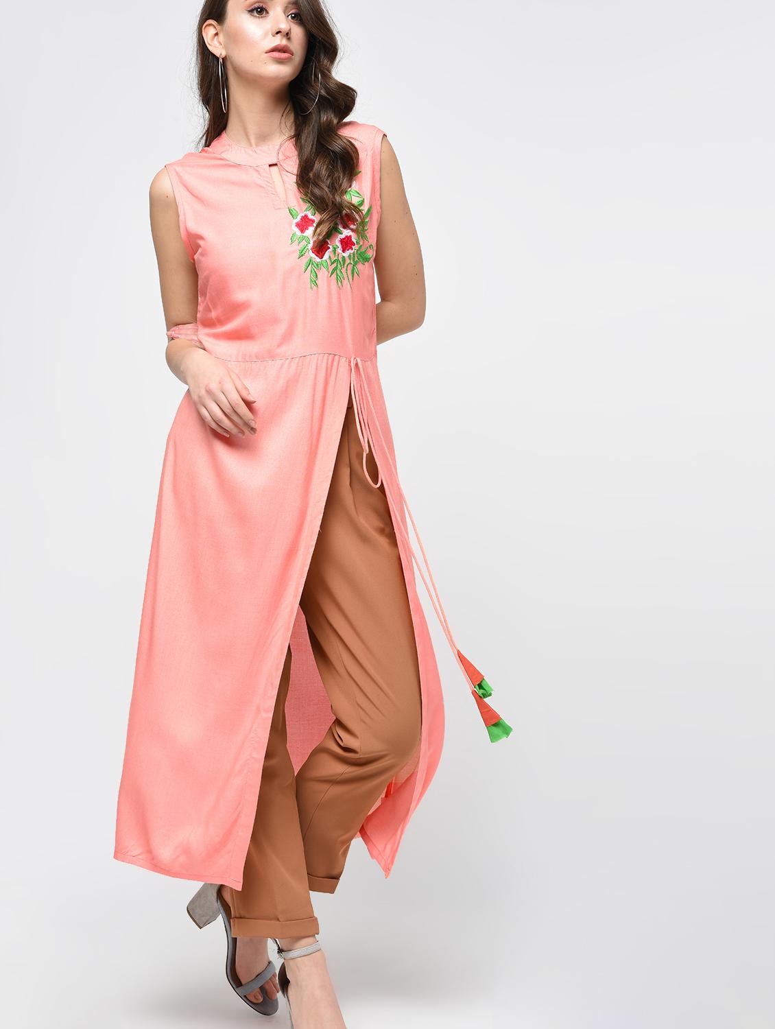 High slit embroidered kurta with tassels - 15998124 - Zoom Image - 2