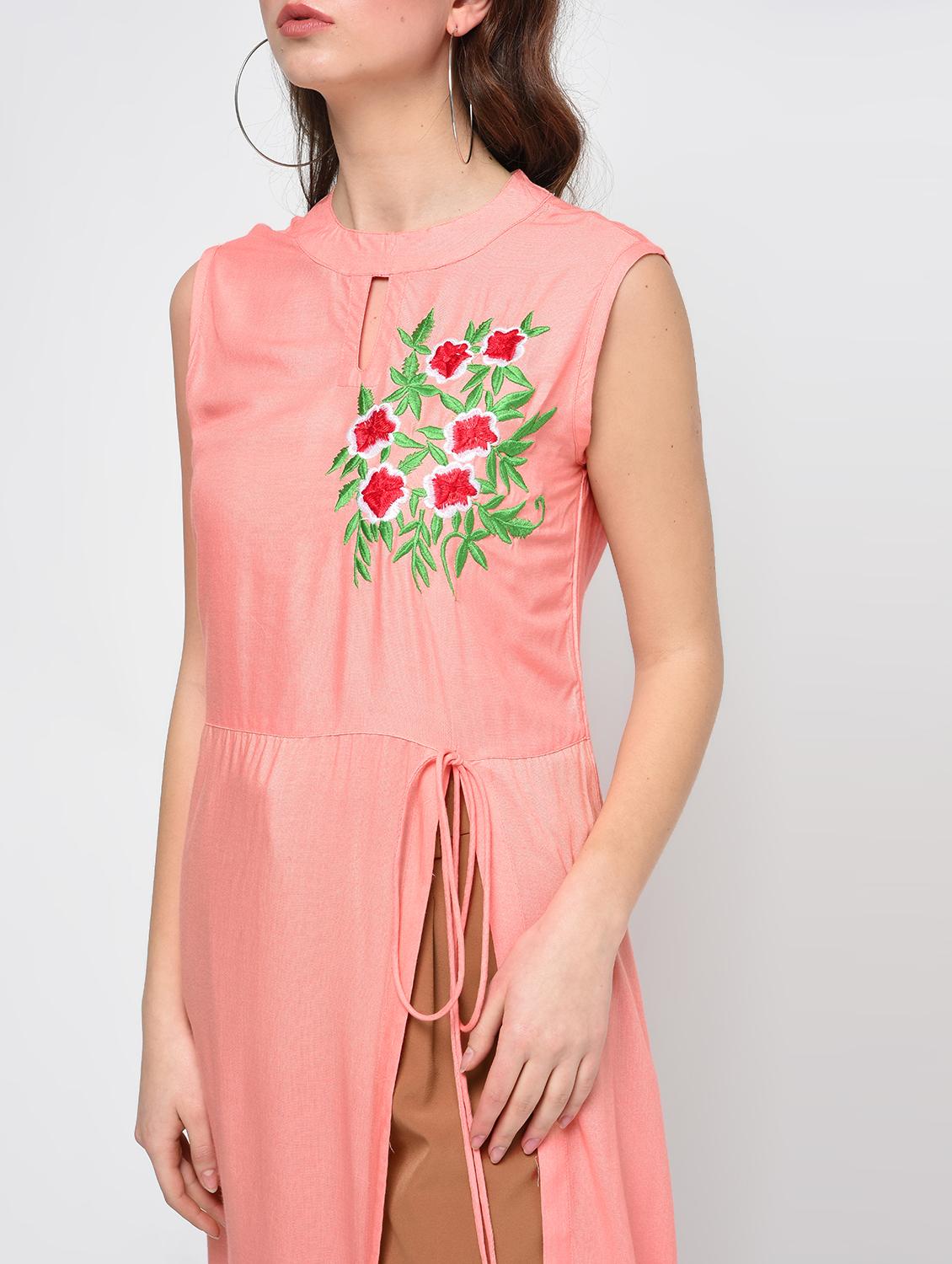 High slit embroidered kurta with tassels - 15998124 - Zoom Image - 5
