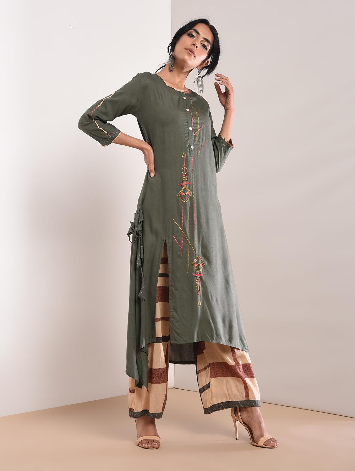 Kaantha asymmetric kurta palazzo set with tassels - 16011128 - Zoom Image - 2