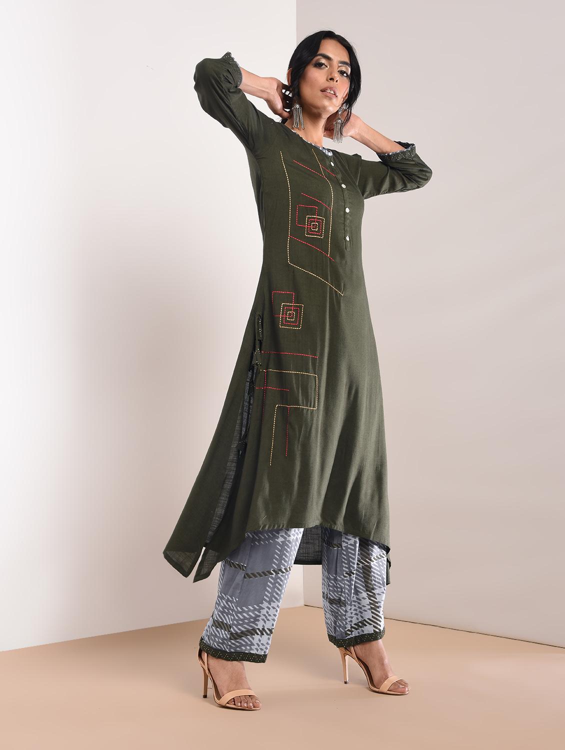 Kaantha asymmetric kurta palazzo set with tassels - 16011132 - Zoom Image - 2