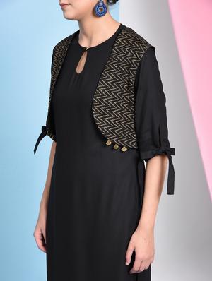 solid straight kurta with chevron jacket - 16012139 - Standard Image - 5