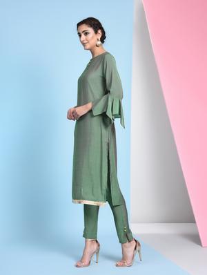 Asymmetric sleeved solid silk straight kurta - 16012448 - Standard Image - 2