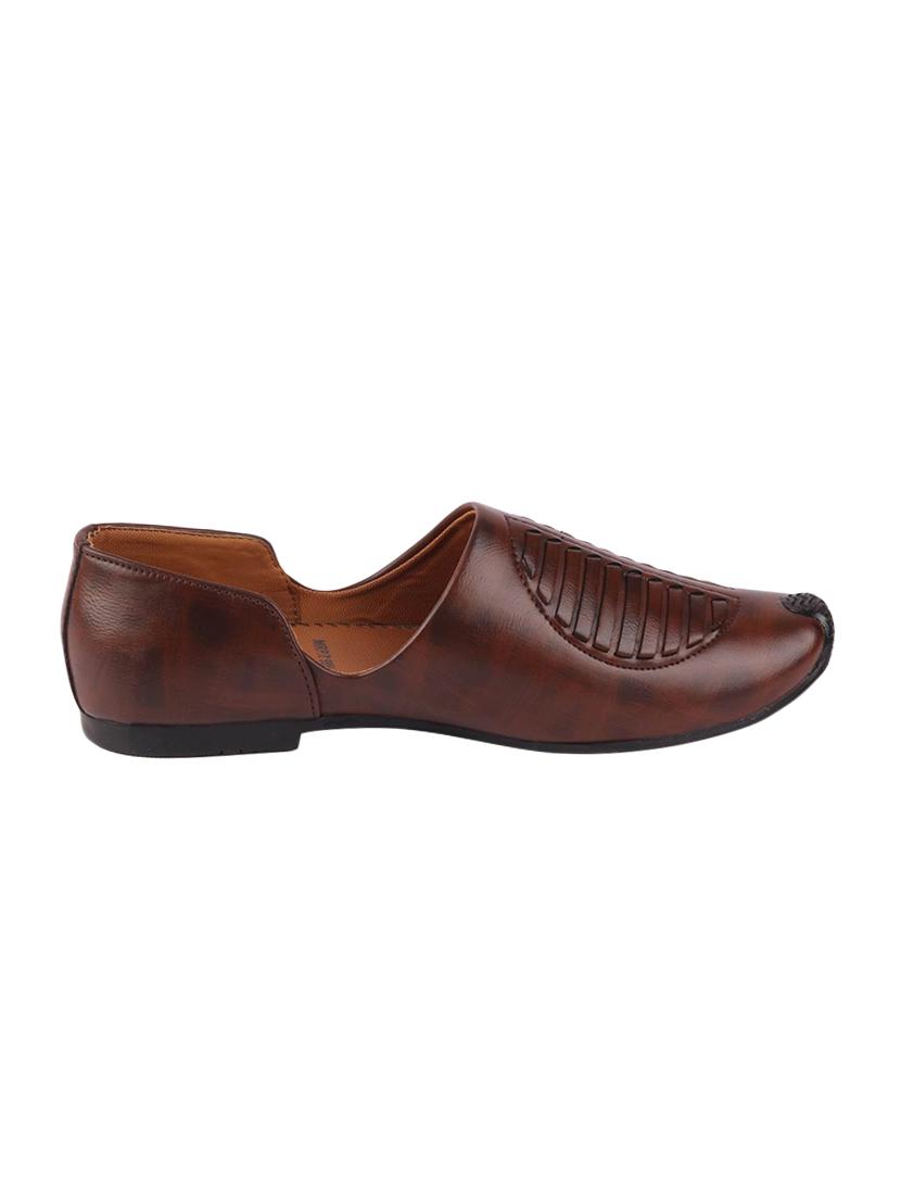 brown leatherette slip on jutis - 16015691 - Zoom Image - 2