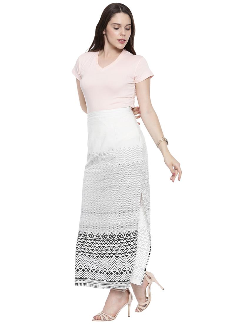 v neck solid tee - 16049930 - Zoom Image - 2