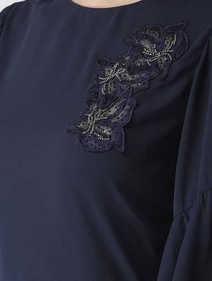 floral patch bell sleeved top - 16050776 - Standard Image - 5