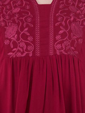 gather detail embroidered tunic - 16135001 - Standard Image - 5
