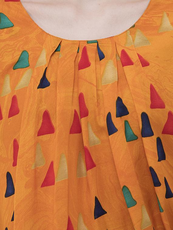 pleated neck geometric blouson top - 16135676 - Zoom Image - 5