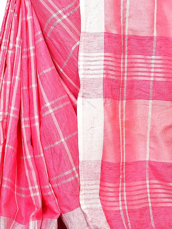 checkered woven saree with blouse - 16140124 - Zoom Image - 2