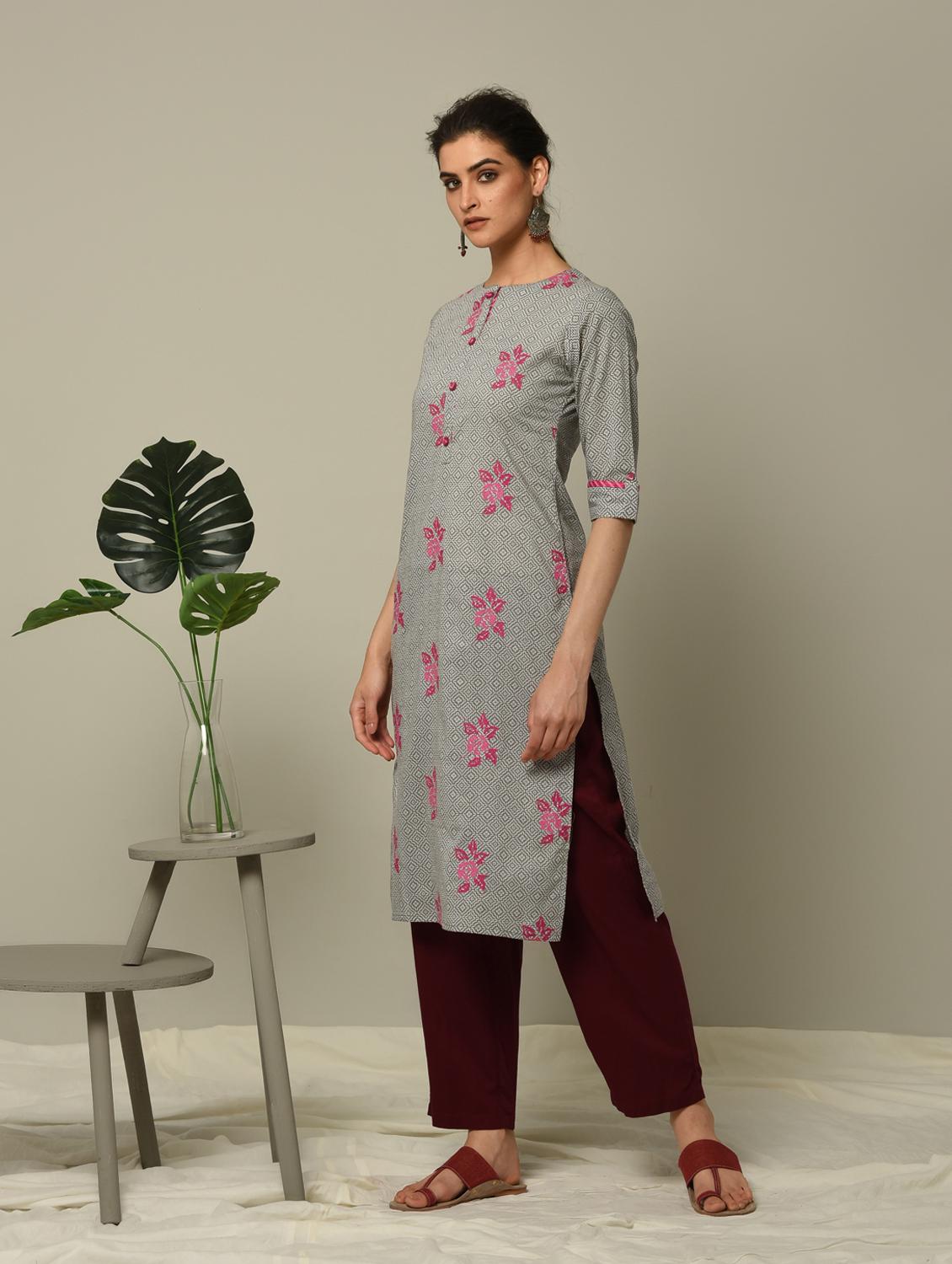 geometrical embroidered straight kurta - 16167243 - Zoom Image - 2