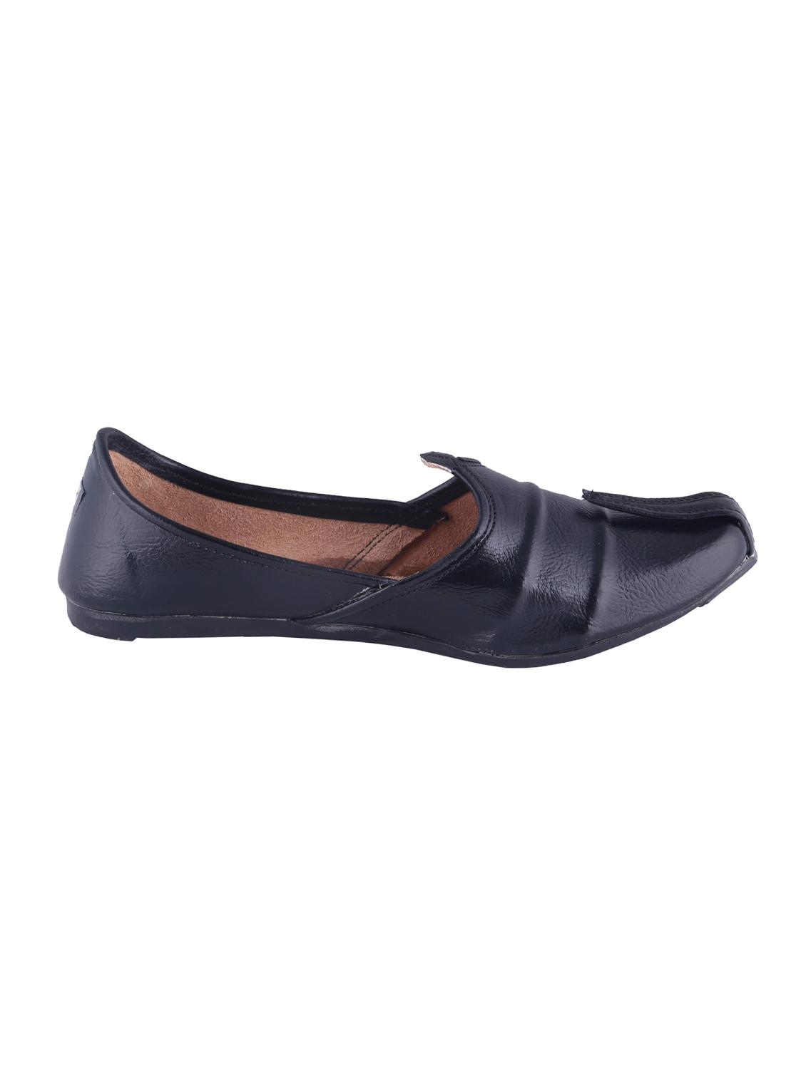 black leather slip on jutis - 16169425 - Zoom Image - 2