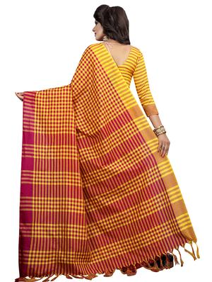 contrast checkered woven saree with blouse - 16171944 - Standard Image - 2