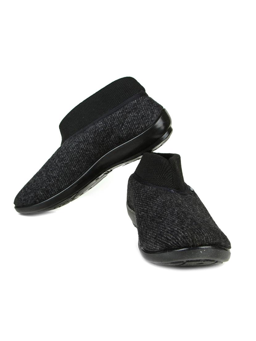 black slip on casual shoes - 16190722 - Zoom Image - 2