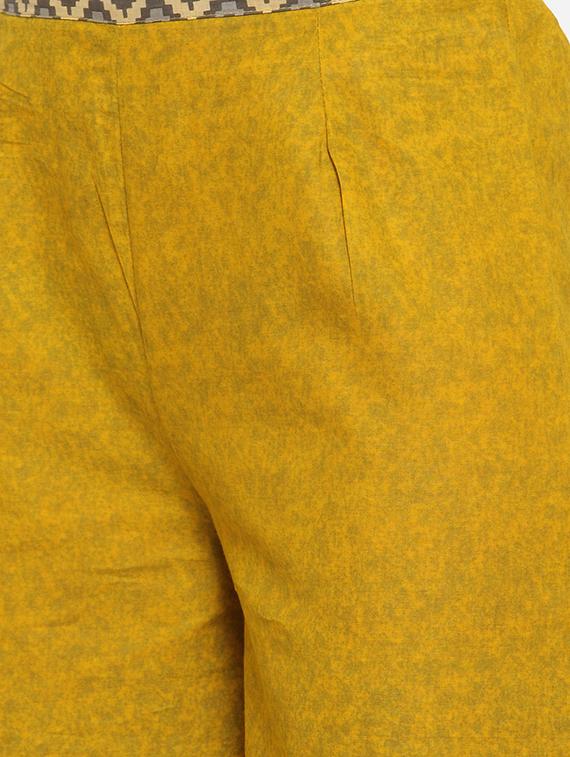 mustard printed kurta palazzo set - 16194931 - Zoom Image - 5