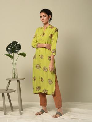 ethnic motifs printed straight kurta - 16245950 - Standard Image - 2