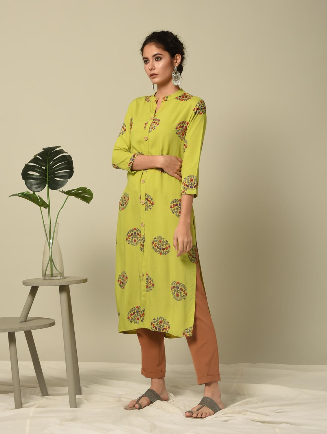 ethnic motifs printed straight kurta - 16245950 - Zoom Image - 2