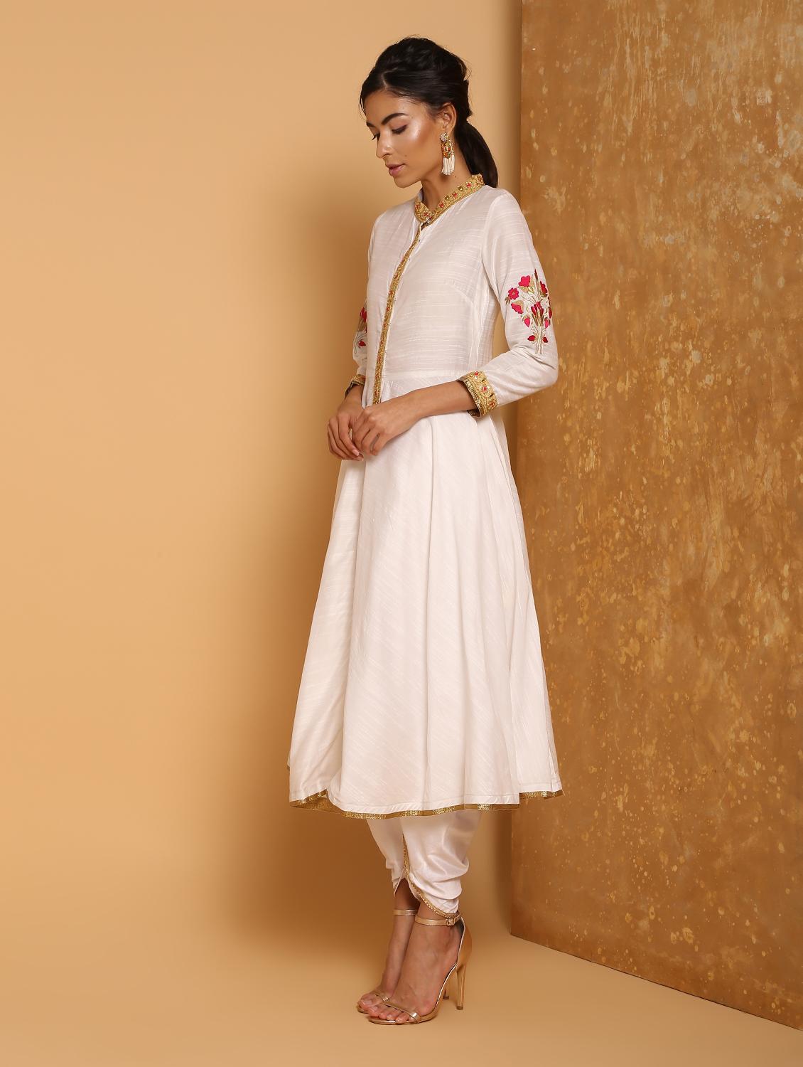 embroidered high slit kurta - 16248860 - Zoom Image - 2