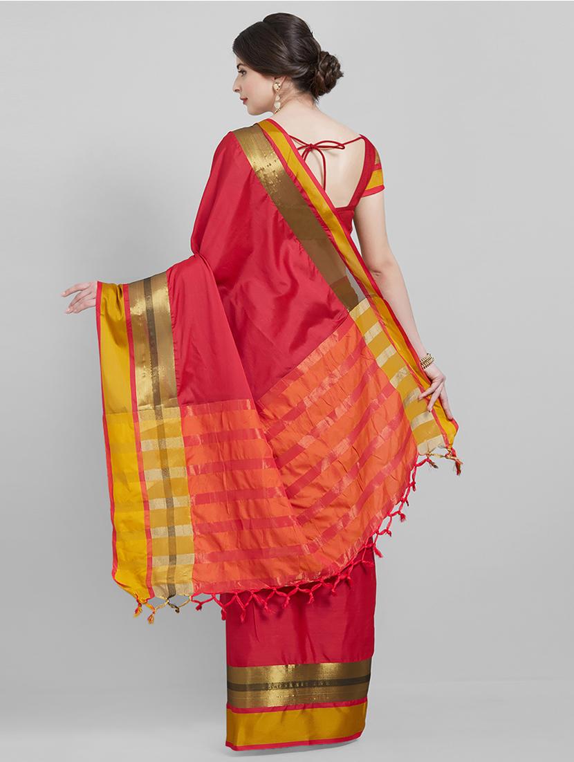 Contrast bordered saree with blouse - 16251915 - Zoom Image - 2