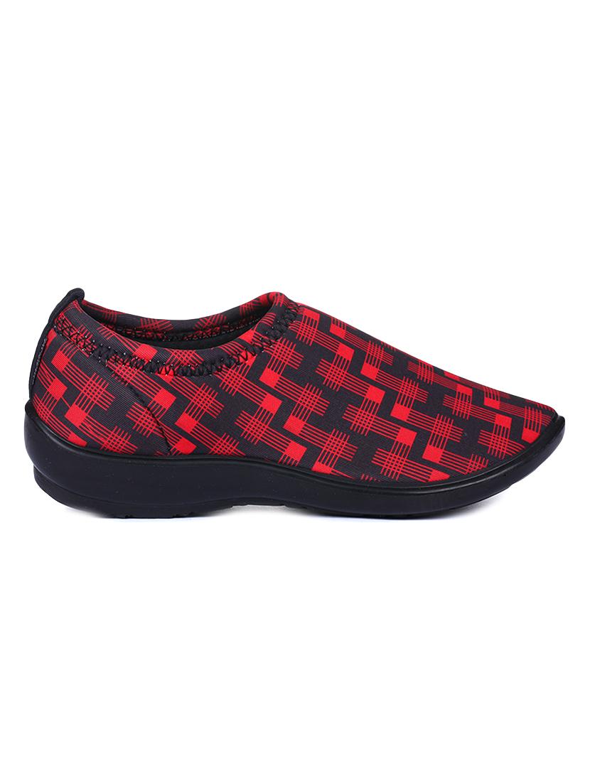 red slip on casual shoes - 16267114 - Zoom Image - 2