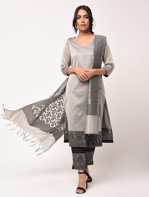 jacquard motif kurta pant dupatta suit set - 16283632 - Standard Image - 2