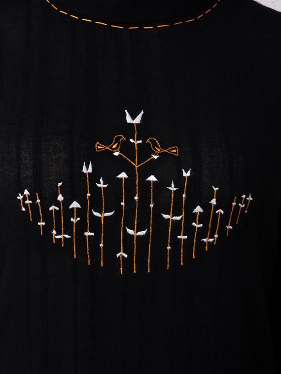 embroidered straight kurta - 16285554 - Zoom Image - 5