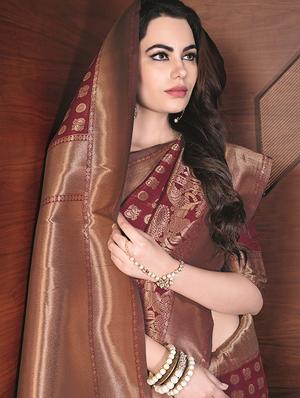 Conversational banarasi saree with blouse - 16301759 - Standard Image - 2