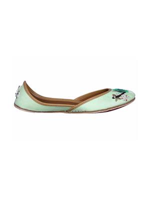green slip on jutis - 16341929 - Standard Image - 2