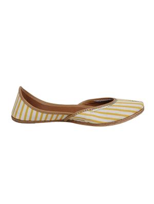 yellow slip on jutis - 16354989 - Standard Image - 2