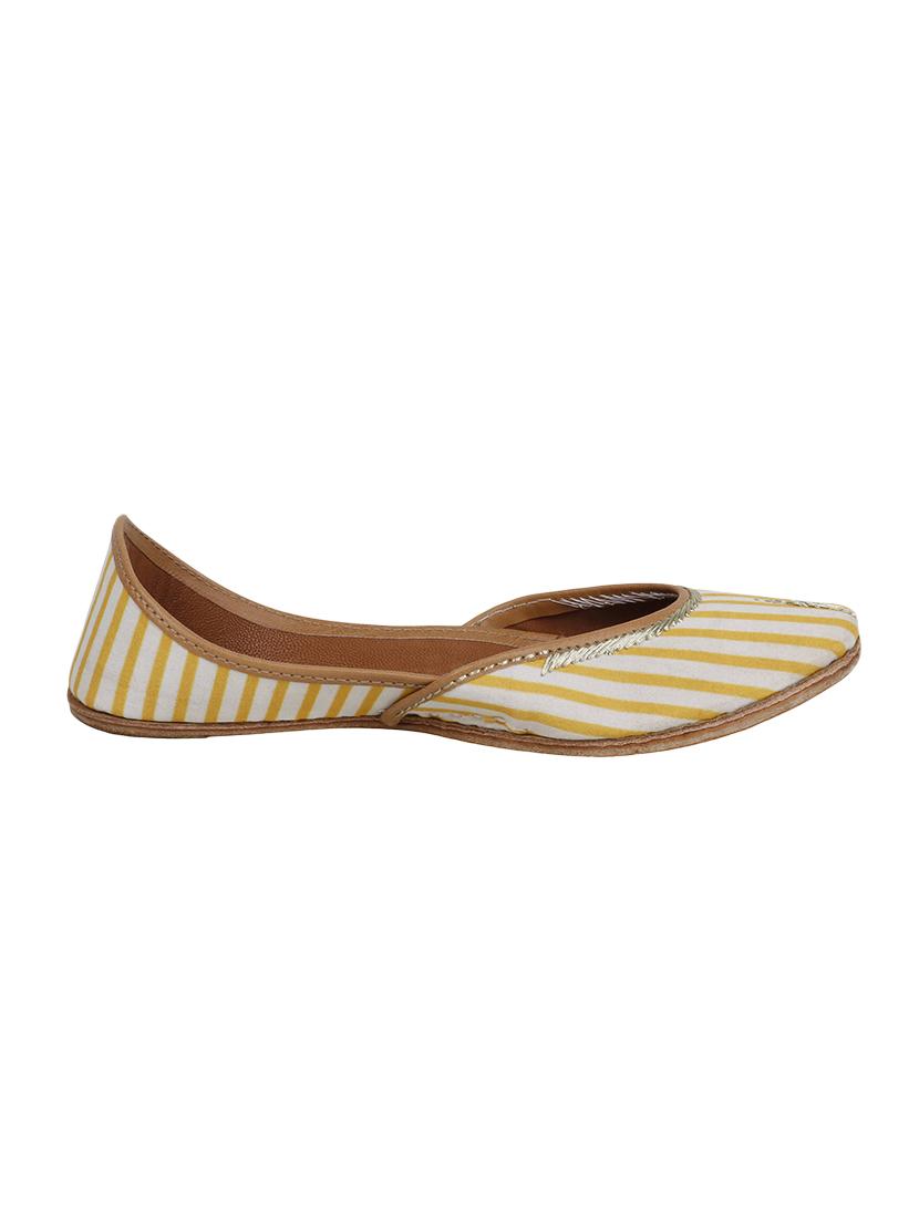 yellow slip on jutis - 16354989 - Zoom Image - 2