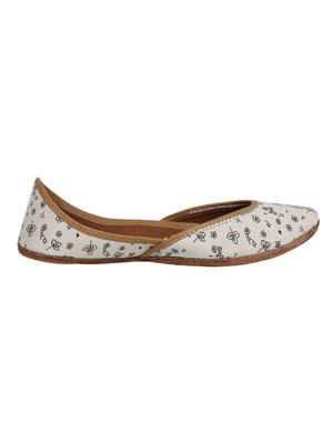white slip on jutis - 16355019 - Standard Image - 2