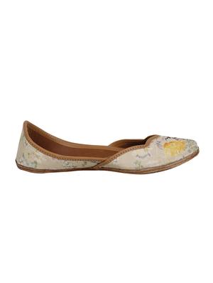 beige slip on jutis - 16355022 - Standard Image - 2