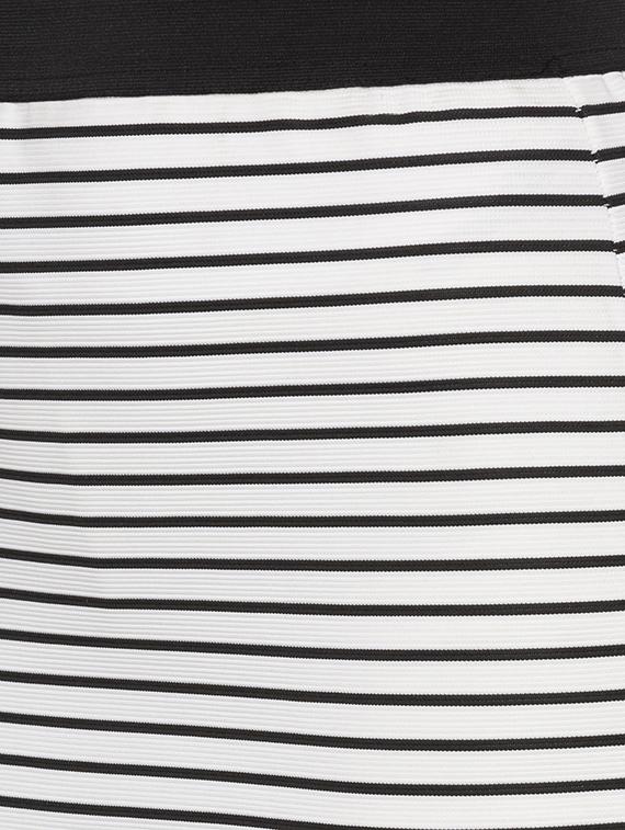 slit detail striped bodycon skirt - 16360677 - Zoom Image - 5