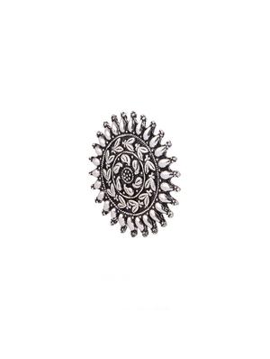 silver metal studs earring - 16363803 - Standard Image - 2